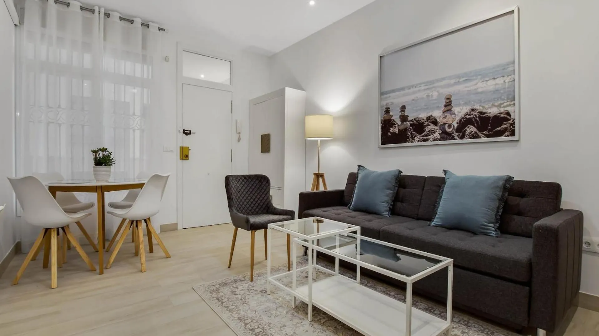 Apartment Near La Carihuela Beach Torremolinos