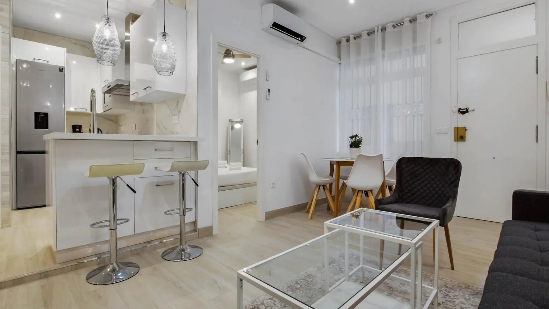 Apartment Near La Carihuela Beach Torremolinos