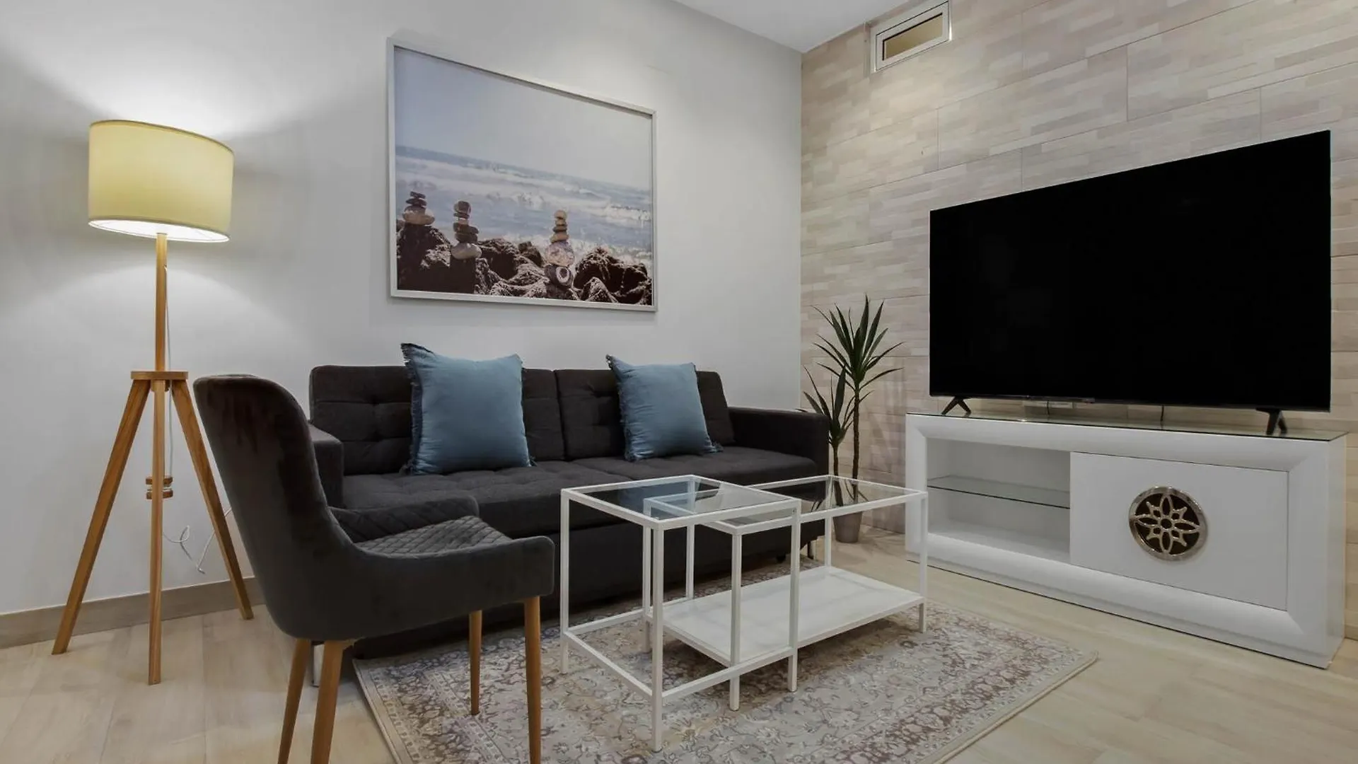 Apartment Near La Carihuela Beach Torremolinos